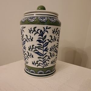 NWT HOME DECOR CERAMIC VASE